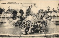CPA Bordeaux Monument des Girondins Groupe Sud 