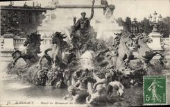 CPA Bordeaux Detail du Monument des Girondins 