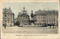 CPA Bordeaux Place de la Bourse et Fontaine des Trois Graces 