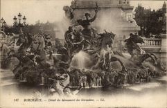 CPA Bordeaux Detail du Monument des Girondins 