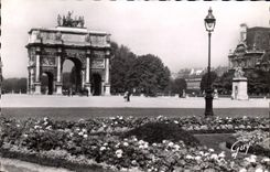 CPA Paris et ses Merveilles Place et arc de Triomphe du Carousel 