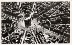 CPA L'Arc de Triomphe et place de l'Etoile 