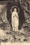 CPA Lourdes La Statue de ND de Lourdes dans la Grotte 