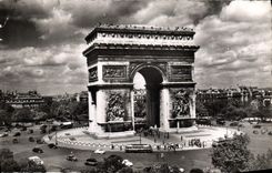 CPA Paris La Place de l'Etoile et l'Arc de Triomphe 