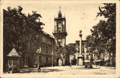 CPA Aix en Provence B du R l'hotel de ville et la place 