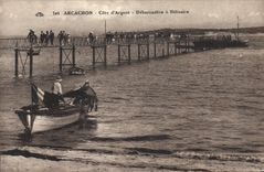 CPA Arcachon Cote d'Argent Debarcadere a Belisaire Bateaux