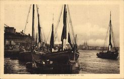 CPA Bordeaux les Quais Bateaux