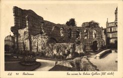 CPA Bordeaux les ruines du palais Gallien III siecle 