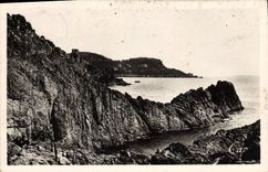 CPA Esterel Le Rocher du Trayas et la Pointe de l'Esquillon 