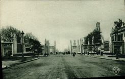 CPA La Porte d'Honneur Favier et Ventre arch 