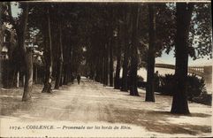 CPA Coblence Promenade sur les Bords du Rhin 