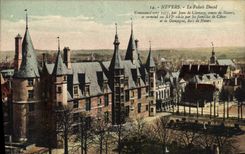 CPA Nevers Le Palais Ducal Commense vers 1475 par Jean de Clamecy Comte de Nevers et elimine par les