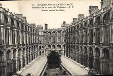 CPA St Germain en Laye S et O Interieur de la Cour du Chateau 