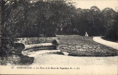 CPA Compiegne Le Parc et le Banc de Napoleon I 