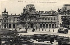 CPA Paris Cour du Louvre et Monument de Gambetta 