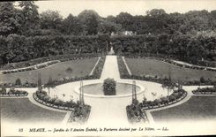 CPA Meaux Jardin de l'Ancien Eveche le Parterre dessine par le Notre