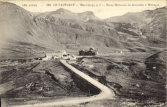 CPA  Les Alpes Le Lautaret Hotel (2075 m) Route Nationale de Grenoble a Briancon