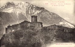 CPA Les Hautes Pyrenees Argeles Chateau et Massif du Viscos