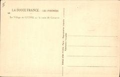 CPA La Douce France Les Pyrenees Le Village de Cedre sur la route de Gavarnie