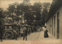 CPA Hautes Pyrenees Capvern Cour de la Gare