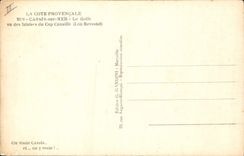 CPA La Cote Provencale Cassis sur Mer le Golfe vue des falaises du Cap Canaille (Lou Revestel)