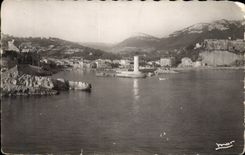CPA Cassis (B duR) Le Phare et vue generale