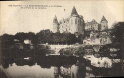 CPA La Rochefoucauld Le Chateau et le Pont de la Tardoire