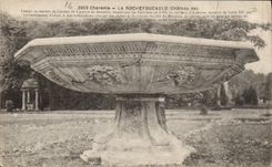 CPA Charente La Rochefoucauld Vasque en marbre de carrare