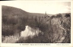 CPA Voutenay Eglise Saint Andre et les Falaises