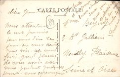 CPA Hery Yonne Une vieille sur le Serein 