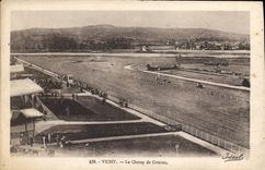 CPA Vichy Le Champ de Courses Chevaux Hippisme