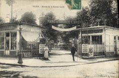 CPA Vichy Entree de la Source Lardy 