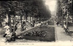 CPA Vichy Vue prise dans le Parc 