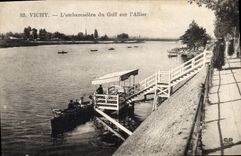 CPA Vichy L'embarcedere du Golf sur l'Allier 