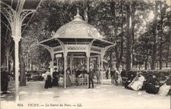 CPA Vichy La Source du Parc 