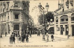 CPA Vichy Rue Georges Clemenceau Anciennement rue de Nimes 