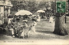 CPA Vichy Un Coin du Nouveau Parc 