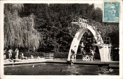 CPA Vichy La Piscine et le Portique 
