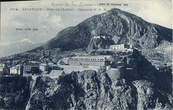 CPA Briancon Fort du Chateau Casernes 