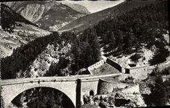 CPA Briancon HA Pont d'Asfeld Dans le fond Col de Mont genevre et a gauche Fort de Chaberton 