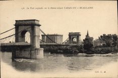 CPA Le Pont suspendu sur le Rhone reliant Tarascon a Beaucaire 