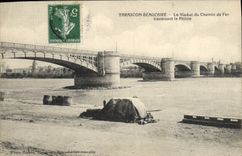 CPA Tarascon Beaucaire Le Viaduc du Chemin de fer traversant le Rhone 