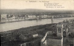 CPA Tarascon Vue Panoramique Entre Beaucaire et Tarascon 