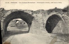 CPA Frejus Les Arenes Romaines Principale entree cote de la Ville 