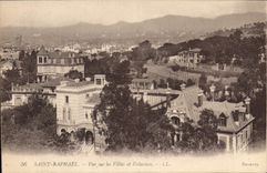 CPA Saint Raphael vue sur les Villas et Valescure 