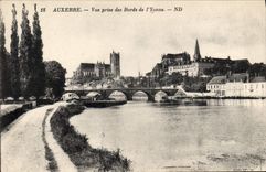 CPA Auxerre Vue prise des Bords de l'Yonne 