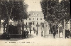 CPA Auxerre La Caserne Vauban Militaria