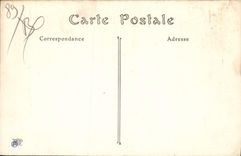 CPA Auxerre la Rue de l'Horloge l'horloge est etablie sur le mur meme de l'enceinte de la cite gallo