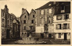 CPA Auxerre Yonne Bieilles Maisons et Fontaine place St Nicolas 