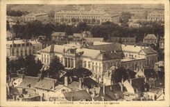 CPA Auxerre vue sur le Lycee les Casernes 